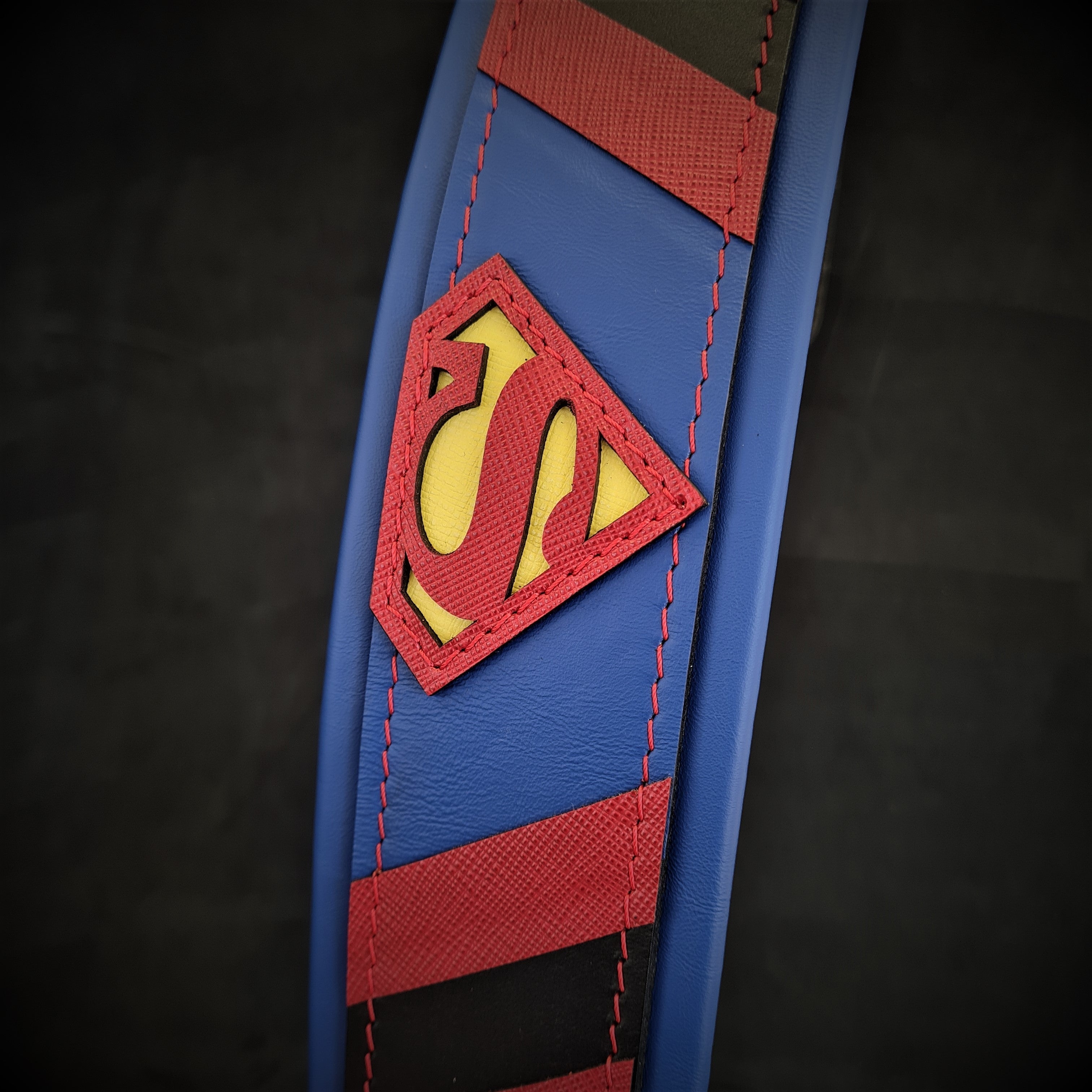 🦸🐕 SUPERDOG Leather Collar - Collier Premium Bleu & Rouge