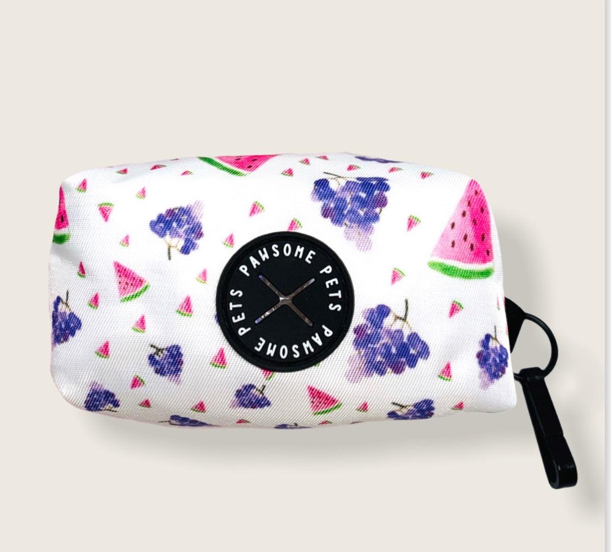 Transport & Lifestyle 🐶 Porte‑sacs à déjections Grape Watermelon Squeeze - Distributeur Premium en Néoprène