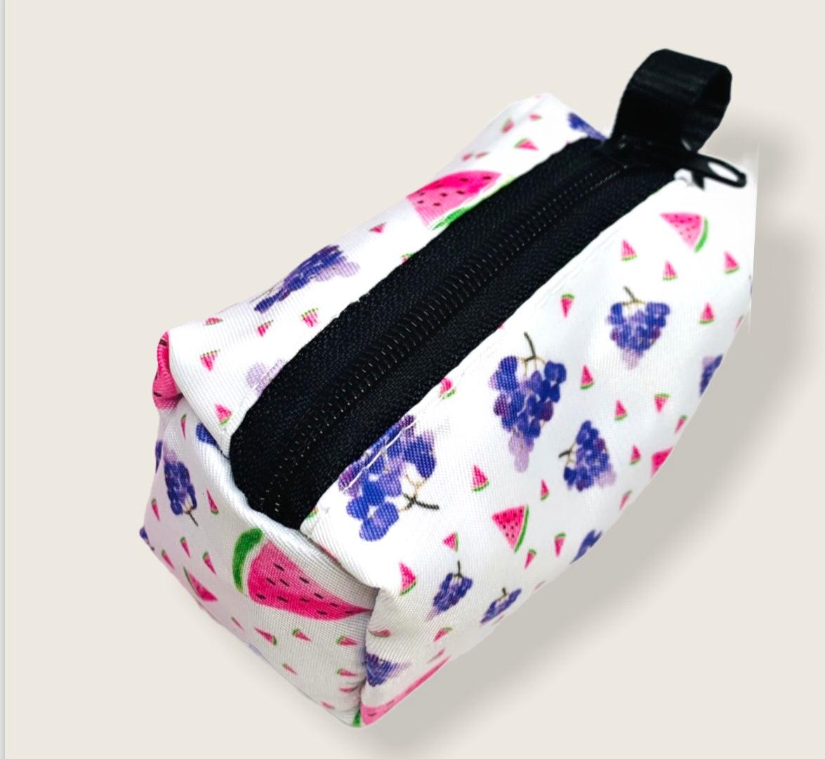 Transport & Lifestyle 🐶 Porte‑sacs à déjections Grape Watermelon Squeeze - Distributeur Premium en Néoprène