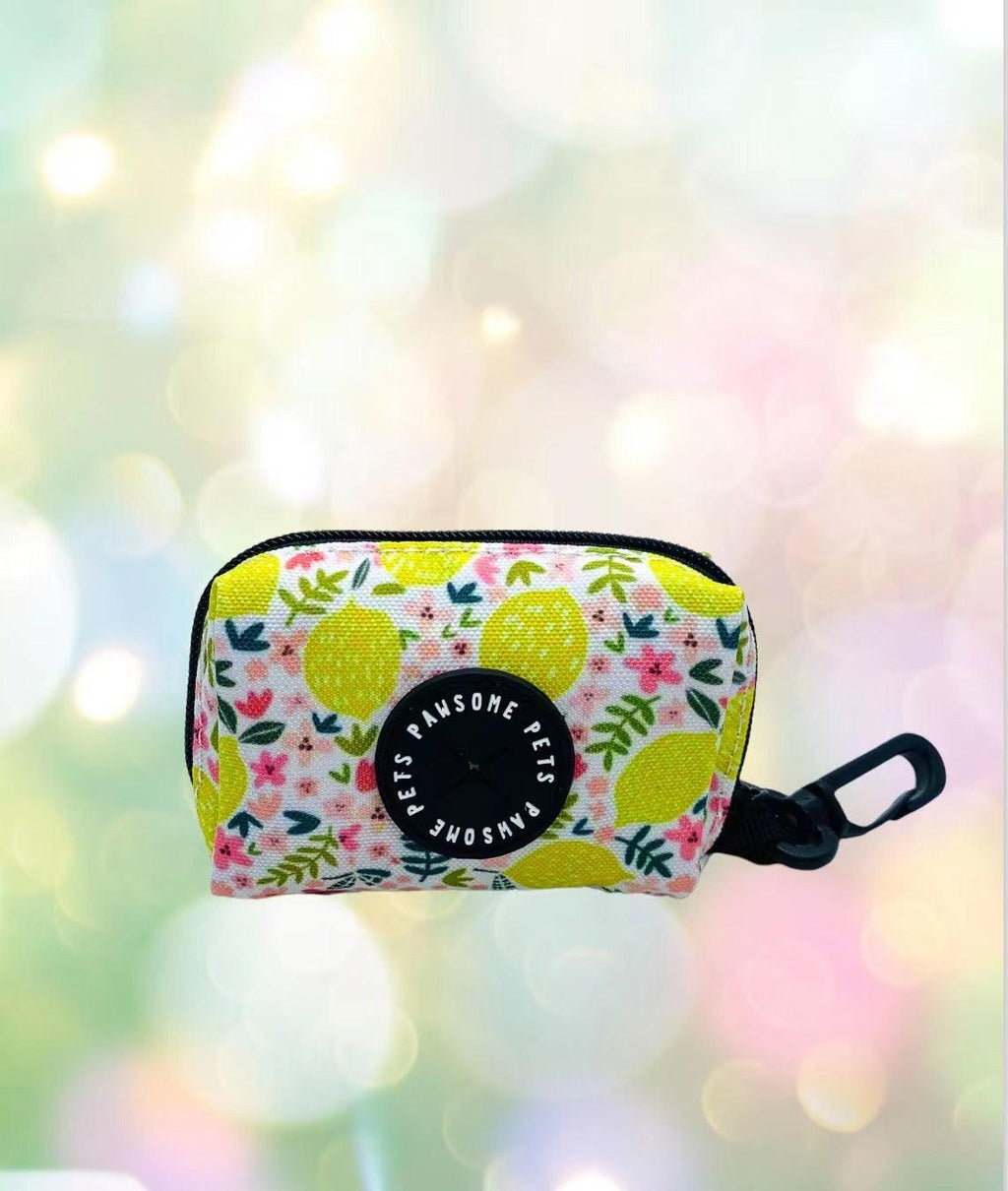Transport & Lifestyle / Premium Accessible - Dog 🐶 WASTE BAG HOLDER - OH MY LEMON - Distributeur de Sacs à Déjections en Néoprène Premium