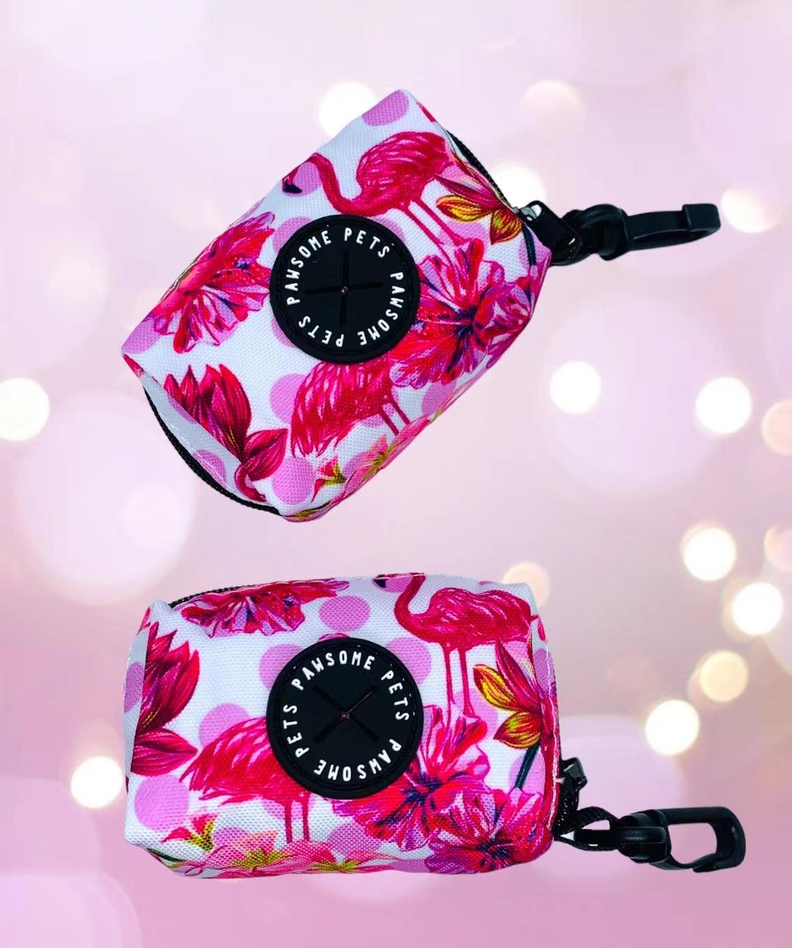 Transport & Lifestyle - Dog 🐶 WASTE BAG HOLDER - HAWAII FLAMINGO / Distributeur de Sacs à Déjections en Néoprène Premium