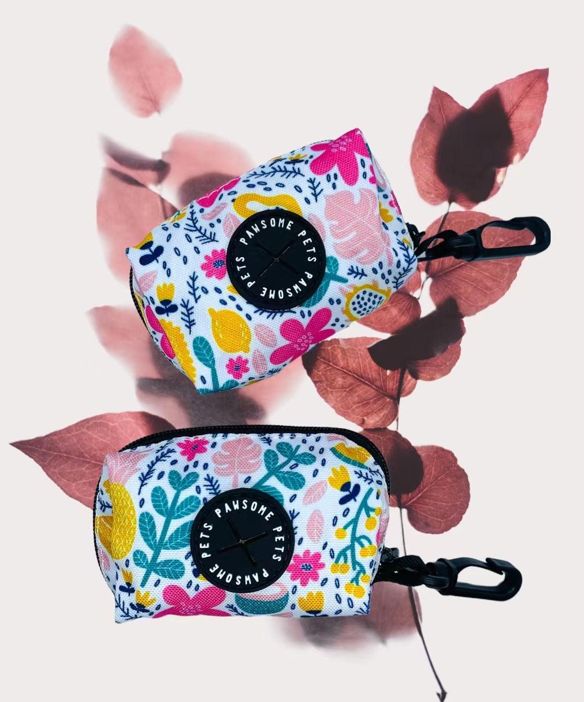 Transport & Lifestyle 🐶 Porte‑sacs à déjections Wonderland - Distributeur Premium en Néoprène