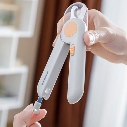 Soin des pattes tout en douceur - Coupe précise et rassurante