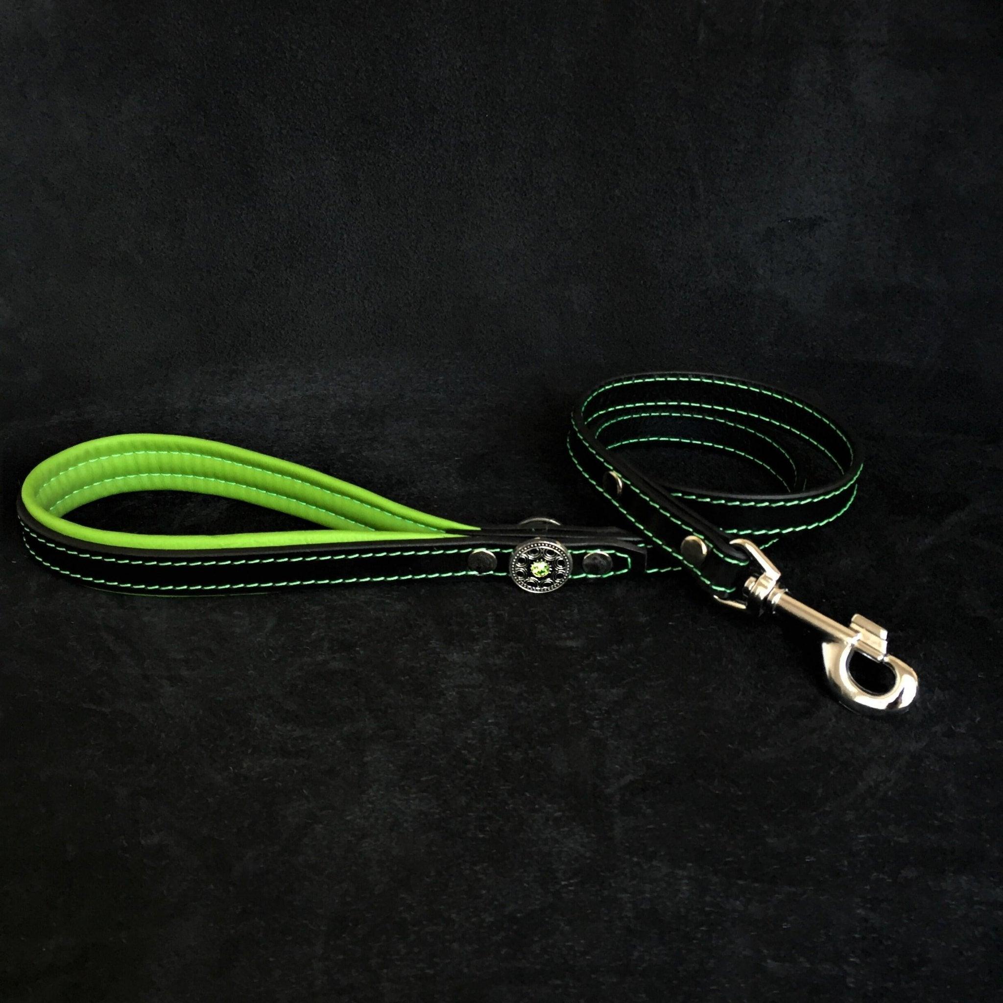 💚 Bijou Leather Lead GREEN - Laisse Cuir 110 cm | Poignée Soft & Rivet Signature