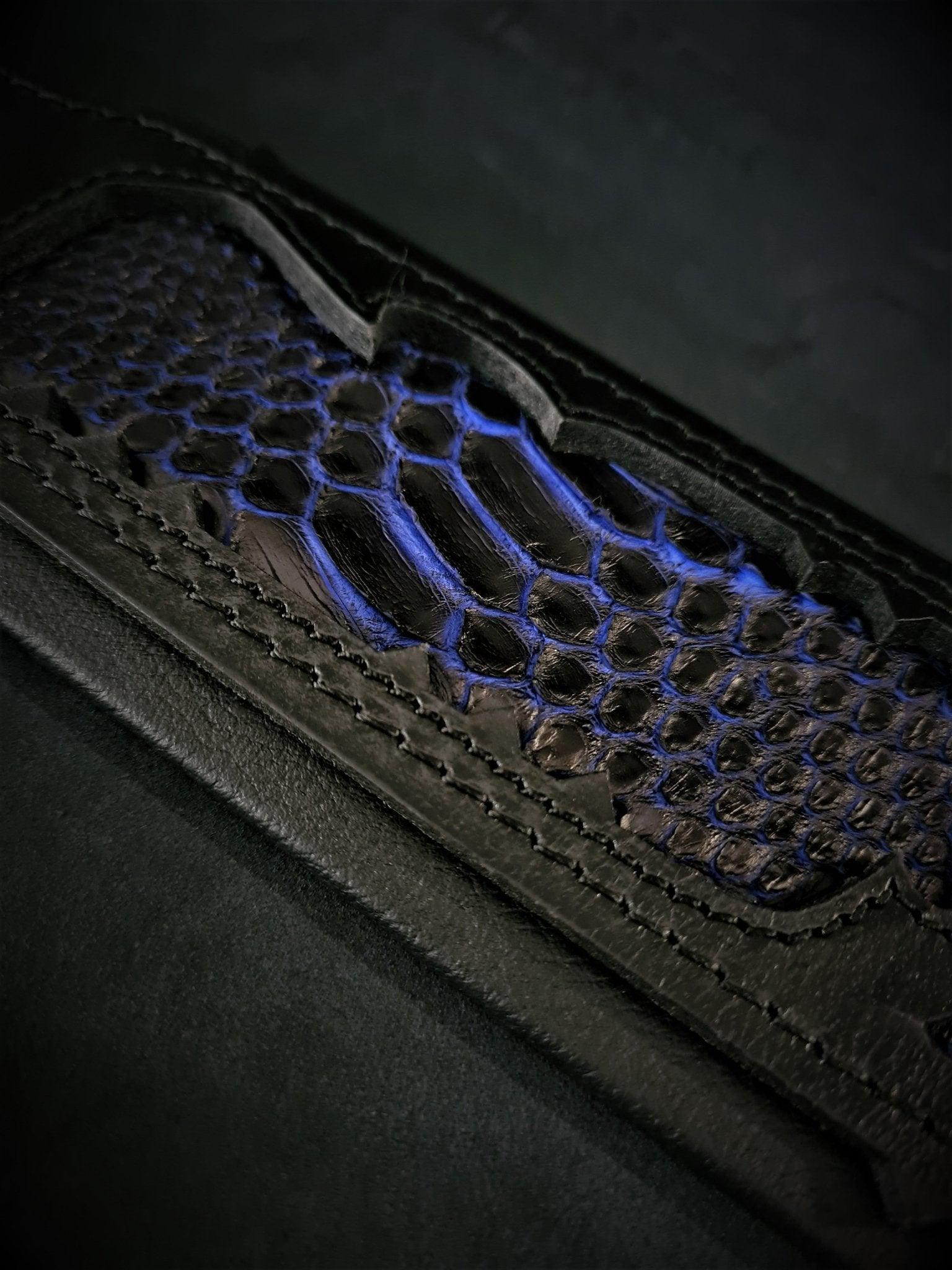 💙 Indigo Collar - Collier Cuir Premium | Python Peint à la Main & Soft Cushion