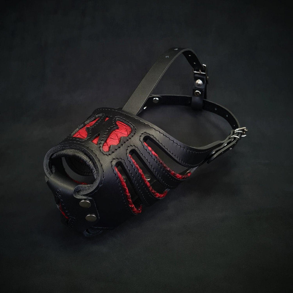 Tactical Premium 🐺 Bestia “Red Dragon” Basket Muzzle - Muserolle Panier Cuir Premium (Respirante & Renforcée)